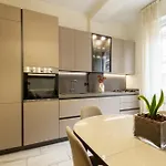Apartment Stylish In Bocconi With Patio - Porta Romana