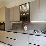 Stylish In Bocconi With Patio - Porta Romana Apartment